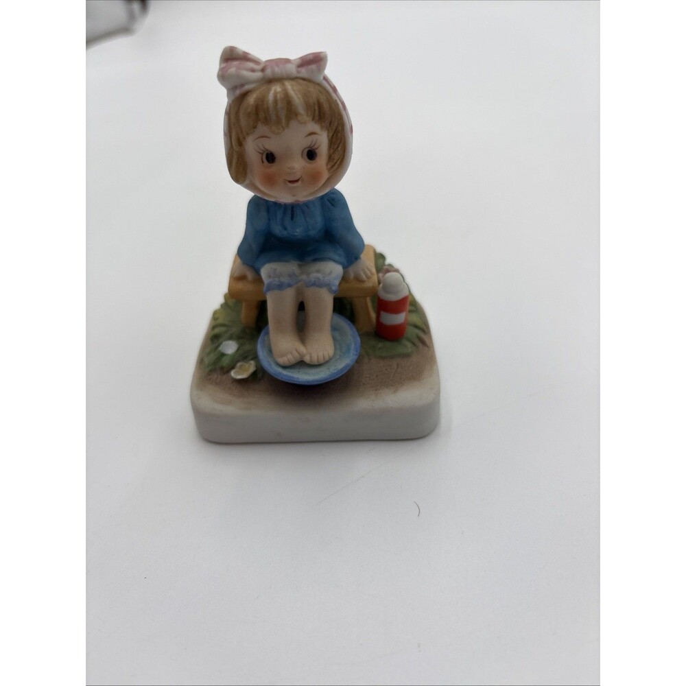 VINTAGE Lefton Girl Figurine 138 Sitting on Bench Soaking Her Feet